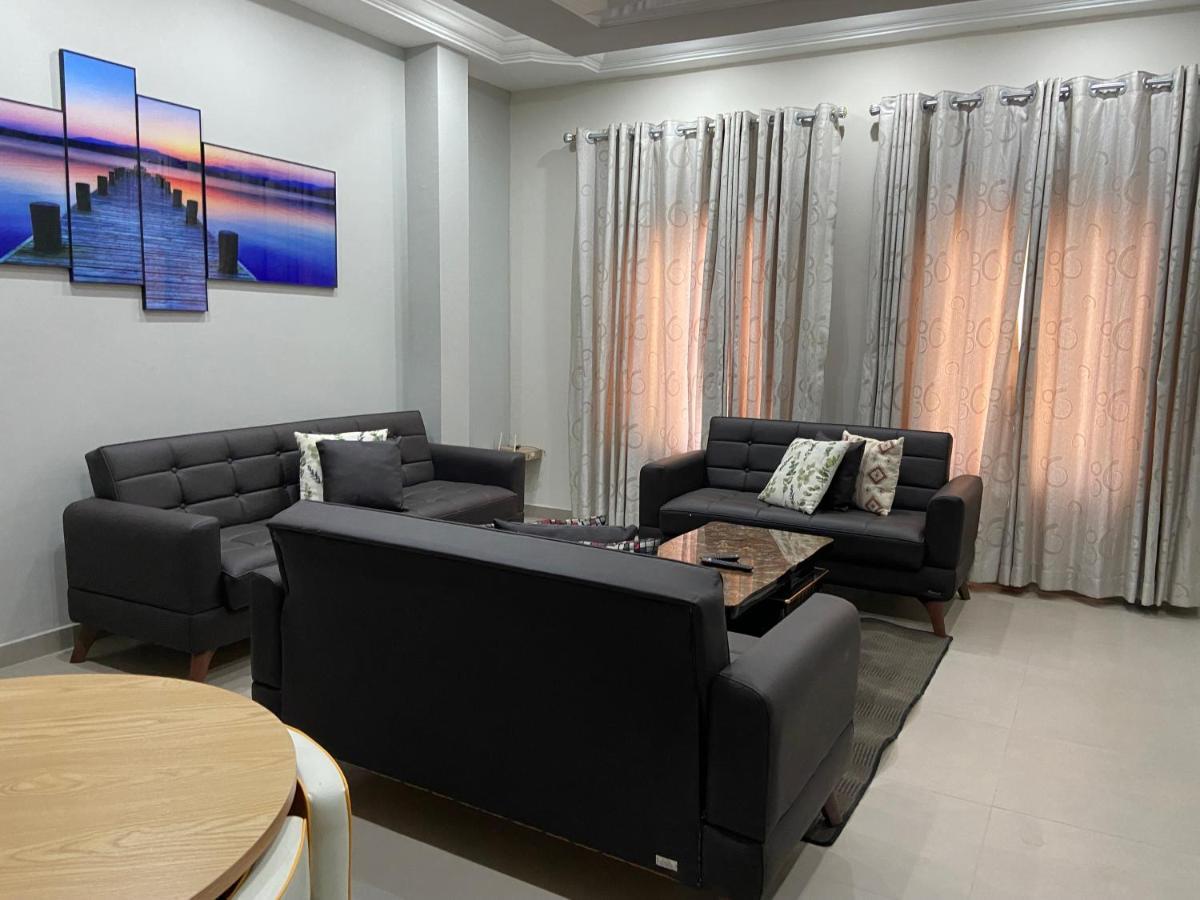 Queens View Apartment Accra Buitenkant foto