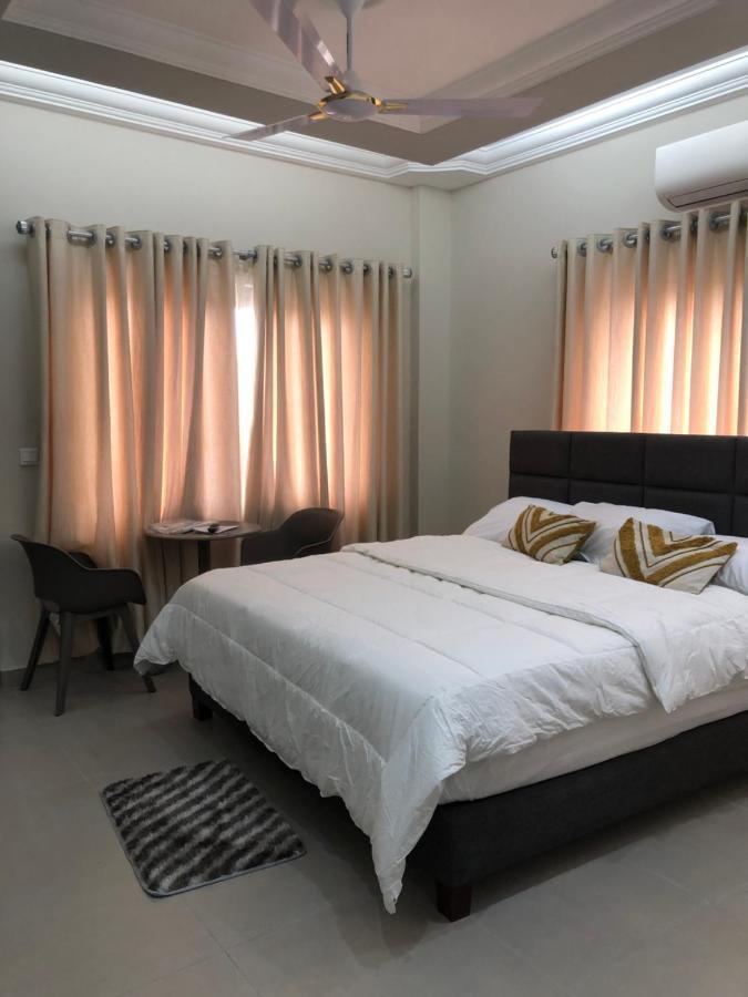 Queens View Apartment Accra Buitenkant foto