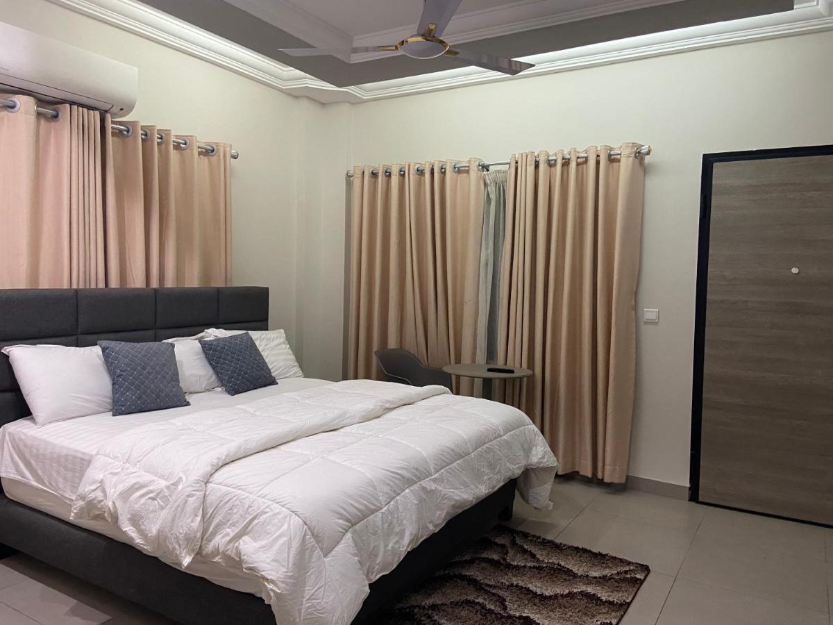 Queens View Apartment Accra Buitenkant foto