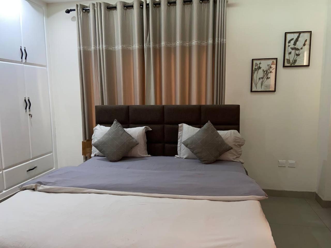 Queens View Apartment Accra Buitenkant foto
