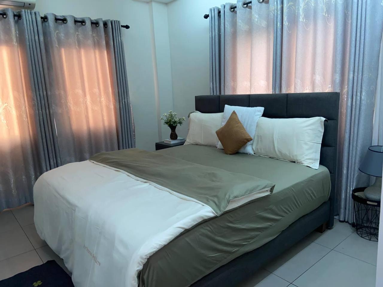 Queens View Apartment Accra Buitenkant foto