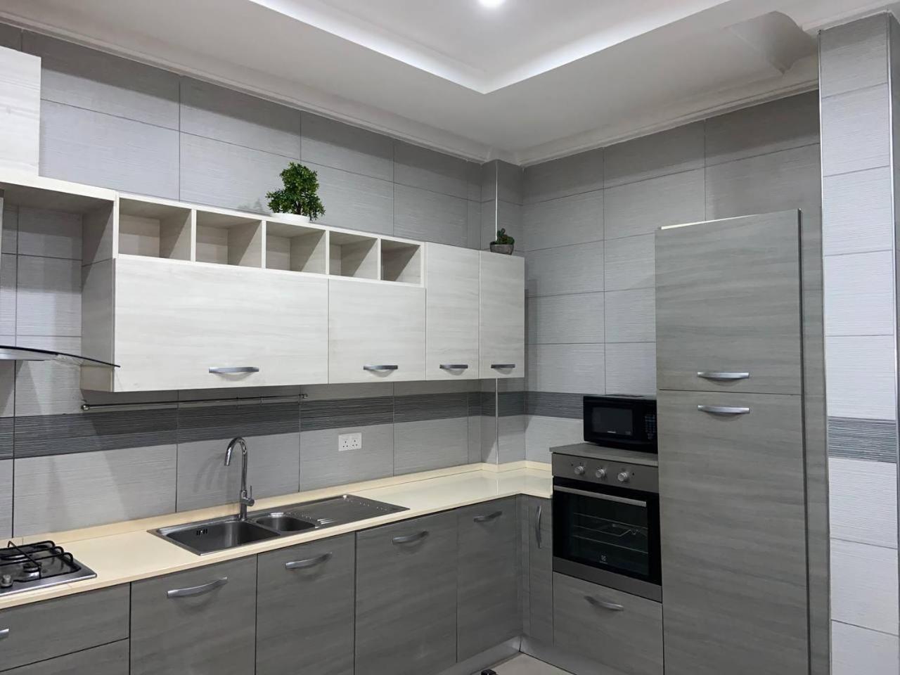 Queens View Apartment Accra Buitenkant foto