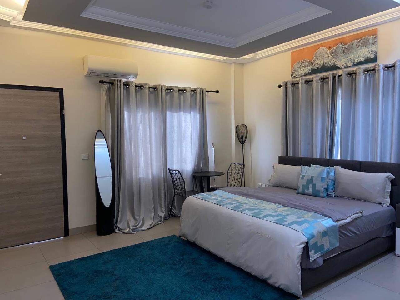 Queens View Apartment Accra Buitenkant foto