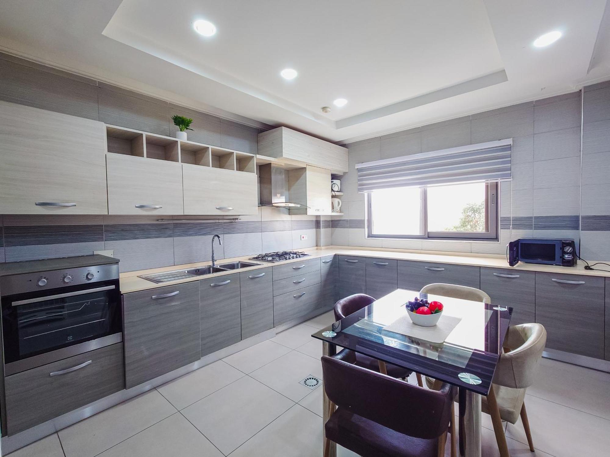 Queens View Apartment Accra Buitenkant foto