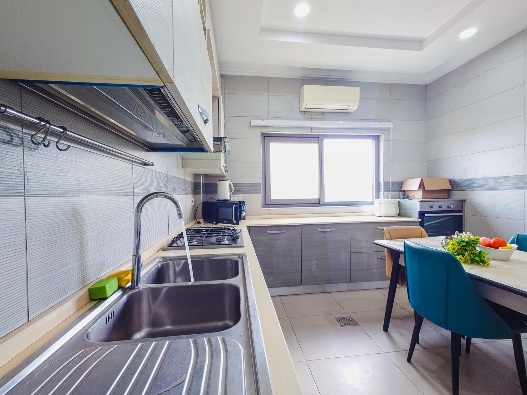 Queens View Apartment Accra Buitenkant foto