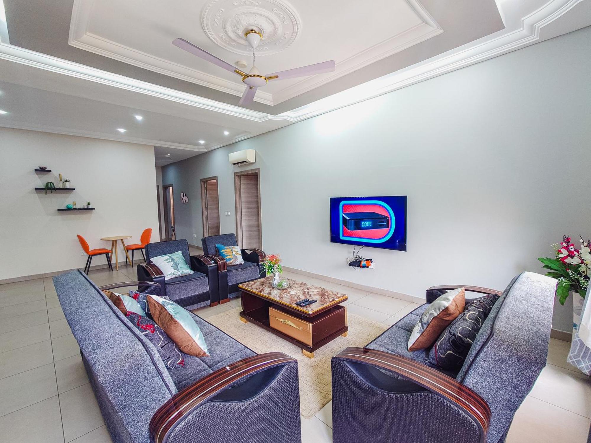 Queens View Apartment Accra Buitenkant foto
